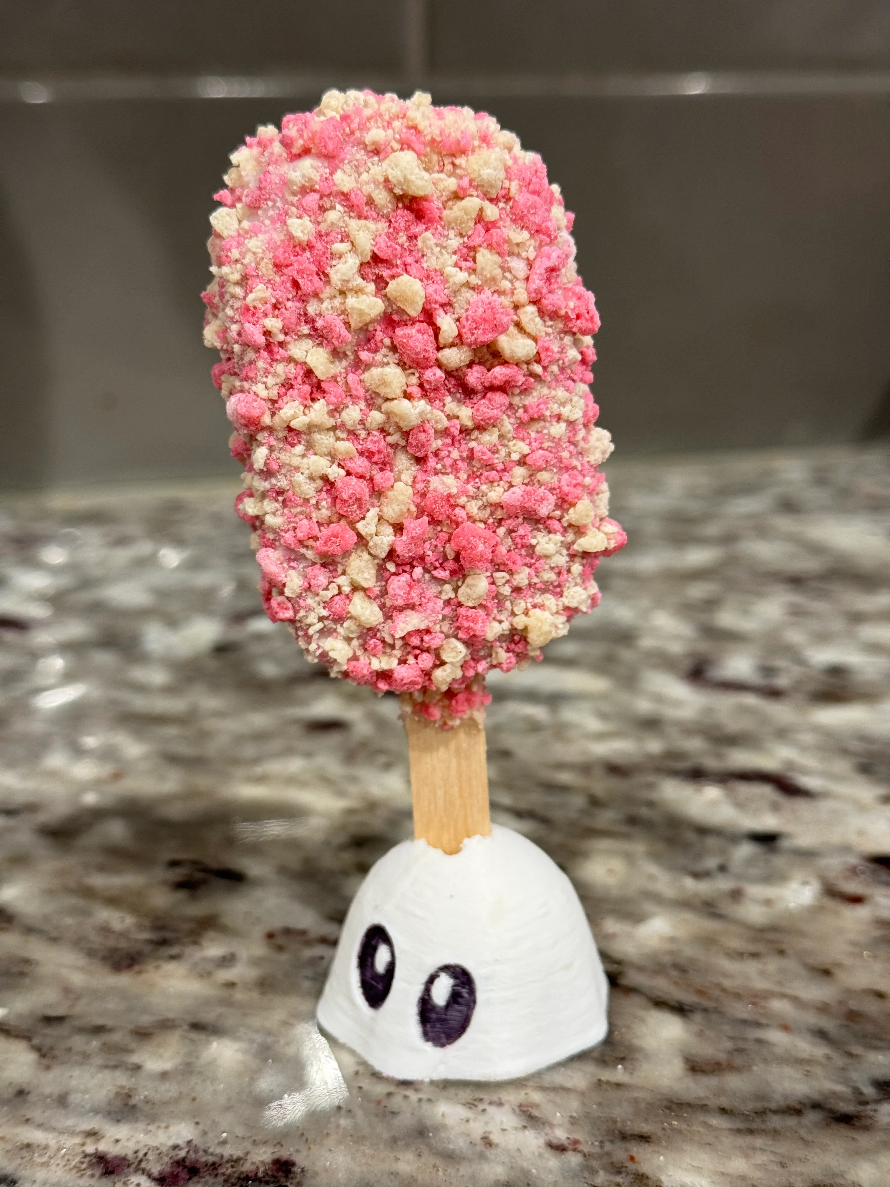 Strawberry Shortcake Cake Pop